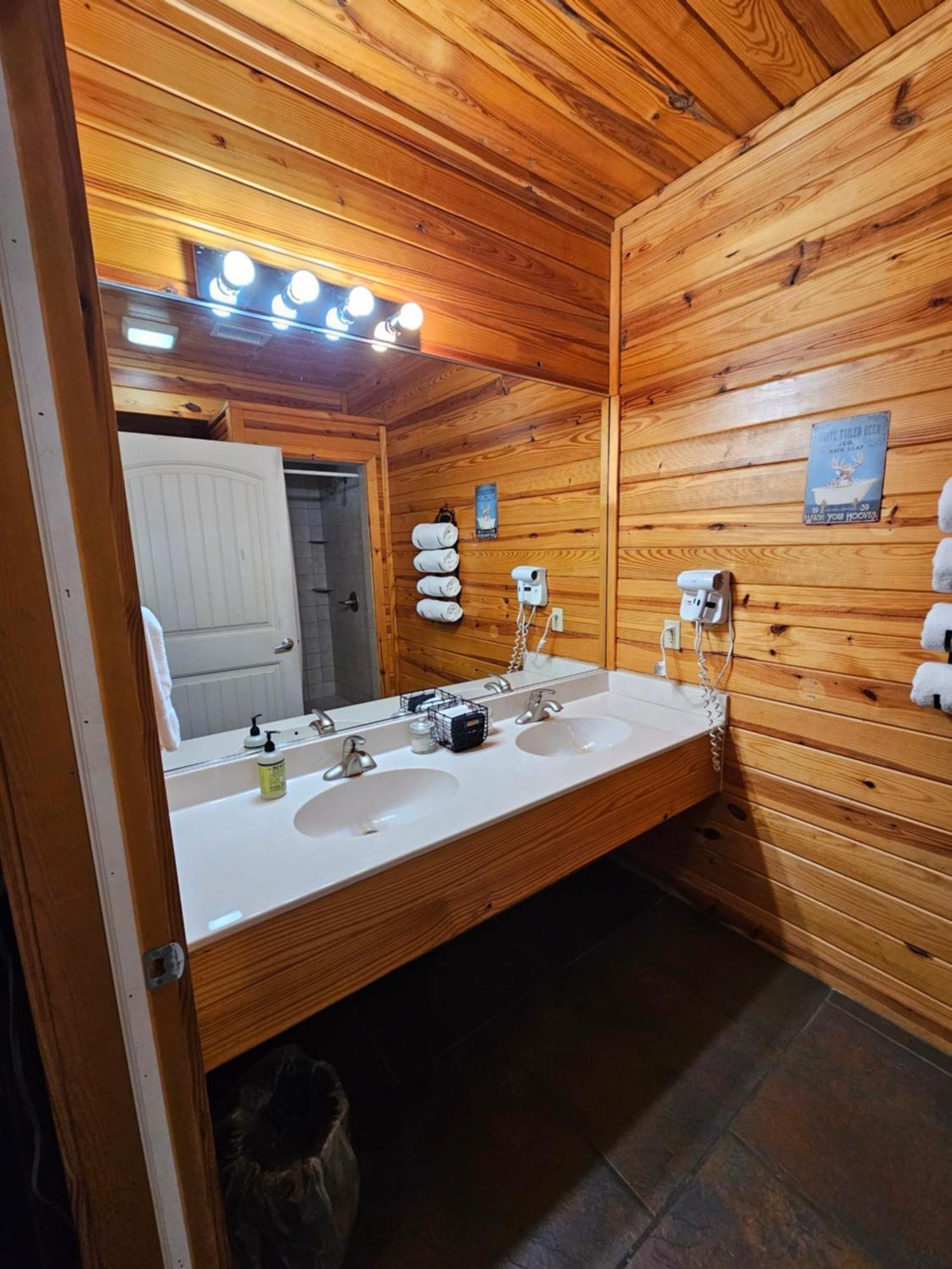 5 Min To Beaver Lake-King Bed-Fire Pit-Jetted Tub #1 Eureka Springs Exteriér fotografie